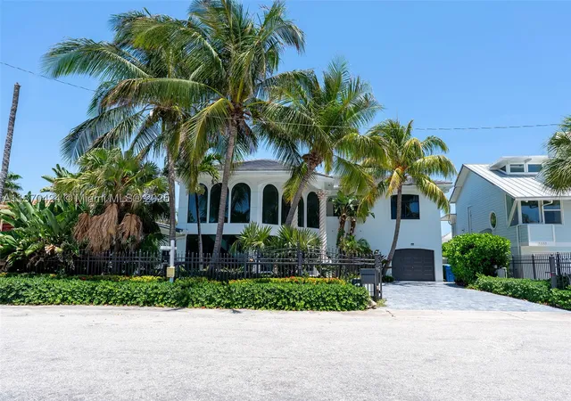 Photo 1 of Sale Pending at 3321 Ne 16th Pl, Fort Lauderdale, FL 33305 | MLS# A11870424 | Listing updated on 2026-09-03