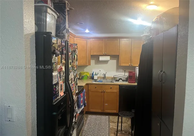 Listing Photo 5 - Condo for sale in building located at 3720 N Pine Island Rd, Sunrise, FL 33351 - Unit #331
