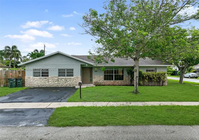 Photo 1 of Single family home for sale at 1000 Nw 17th Ave, Boca Raton, FL 33486 | MLS# A11880318 | Listing updated on 2026-09-29
