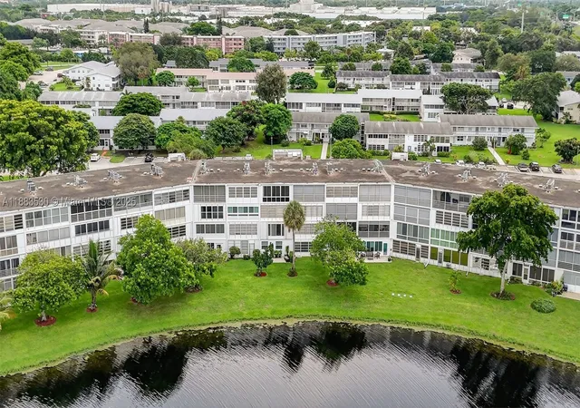 Photo 2 of Condo for sale at 2009 N Farnham N #2009, Deerfield Beach, FL 33442 | MLS# A11883530 | Listing updated on 2026-08-28