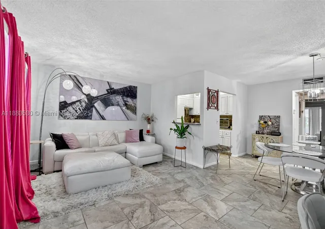 Listing Photo 5 - Condo for sale in building located at 2009 N Farnham N, Deerfield Beach, FL 33442 - Unit #2009