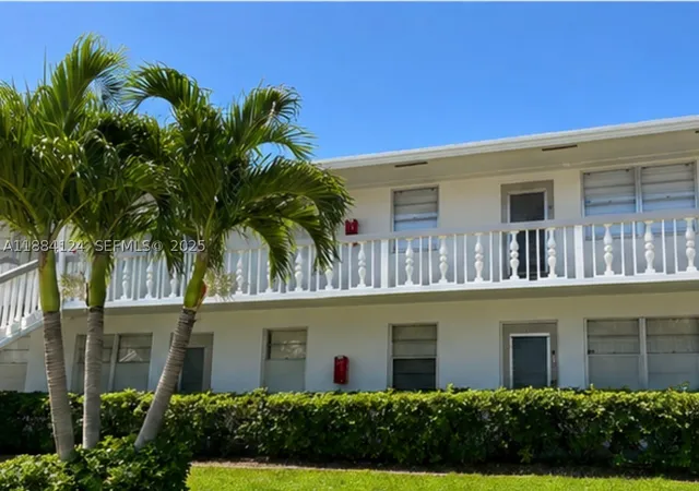 Photo 2 of Condo for sale at 182 Markham I #182, Deerfield Beach, FL 33442 | MLS# A11884124 | Listing updated on 2026-09-28