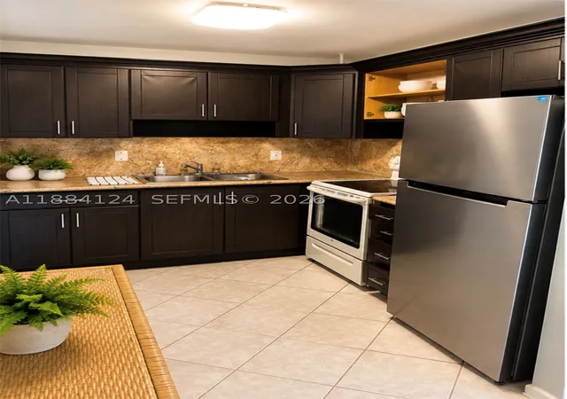 Photo 3 of Condo for sale at 182 Markham I #182, Deerfield Beach, FL 33442 | MLS# A11884124 | Listing updated on 2026-09-28