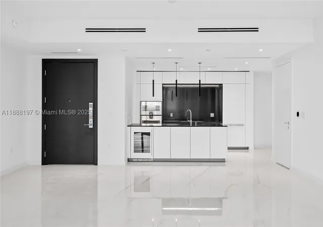 Photo 3 of Condo for sale at 300 Biscayne Blvd Way #1103, Miami, FL 33131 | MLS# A11888197 | Listing updated on 2026-10-06