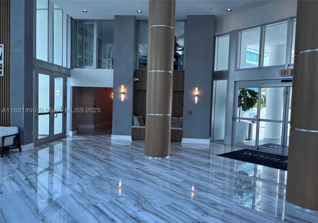 Photo 4 of Condo for sale at 3131 Ne 188Th St #1-809, Aventura, FL 33180 | MLS# A11891890 | Listing updated on 2026-09-24