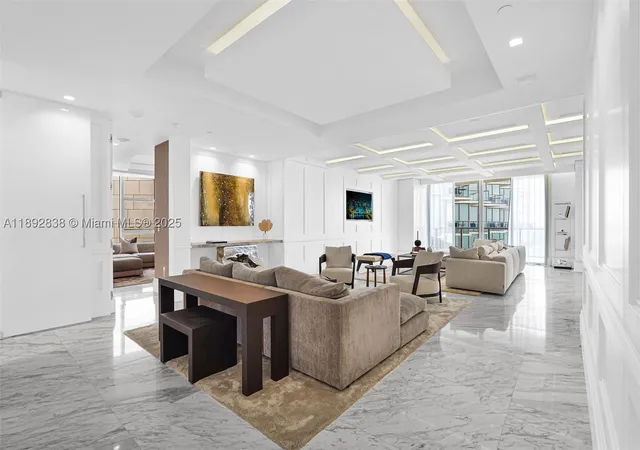 Listing Photo 5 - Condo for sale in building located at 9701 Collins Ave, Bal Harbour, FL 33154 - Unit #2104S