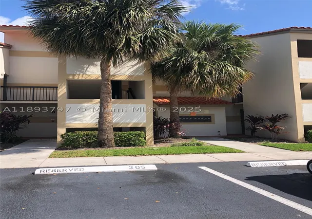 Photo 2 of Sale Pending at 9861 Nob Hill Ct #9861, Sunrise, FL 33351 | MLS# A11893797 | Listing updated on 2026-09-10