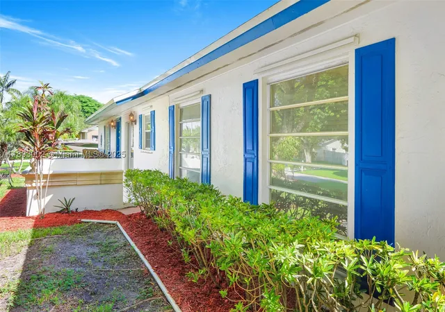 Photo 3 of Single family home for sale at 18045 Sw 87th Ct, Palmetto Bay, FL 33157 | MLS# A11893002 | Listing updated on 2026-09-15