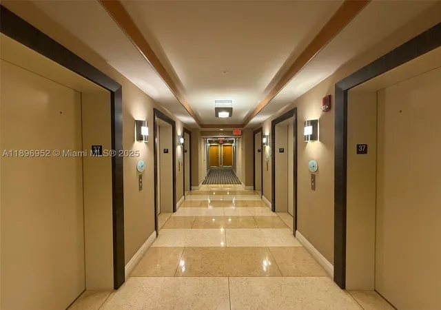 Listing Photo 2 - Condo for sale in Vizcayne North Tower located at 244 Biscayne Blvd, Miami, FL 33132 - Unit #3708