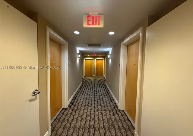Listing Photo 3 - Condo for sale in Vizcayne North Tower located at 244 Biscayne Blvd, Miami, FL 33132 - Unit #3708
