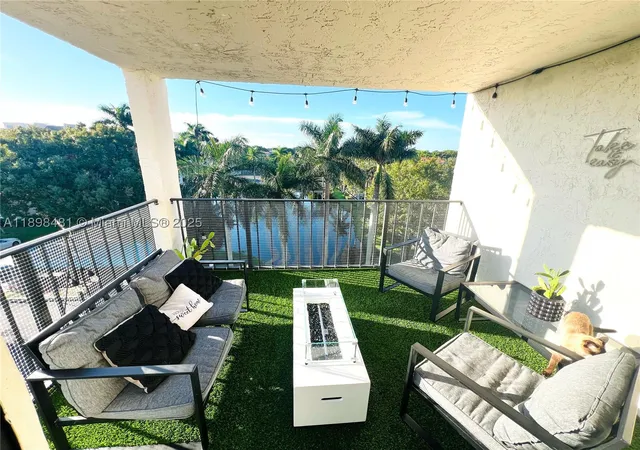 Photo 2 of Condo for sale at 6190 Woodlands Blvd #517, Tamarac, FL 33319 | MLS# A11898481 | Listing updated on 2026-09-03