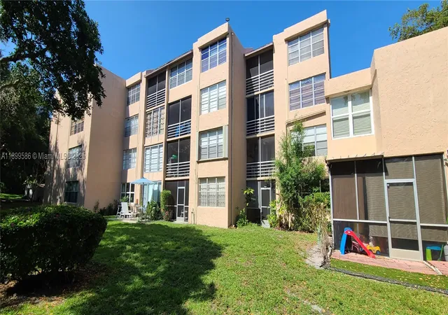 Photo 1 of Condo for sale at 9410 Live Oak Pl #109, Davie, FL 33324 | MLS# A11899586 | Listing updated on 2026-09-02