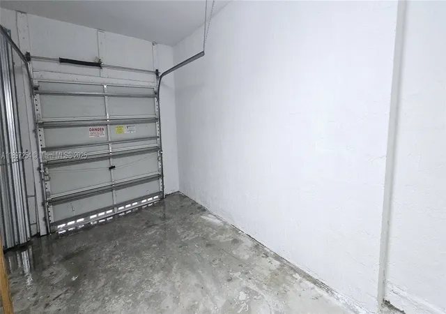 Photo 4 of Townhouse for sale at 3020 Laurel Ridge Cir, Riviera Beach, FL 33404 | MLS# A11897254 | Listing updated on 2026-09-30