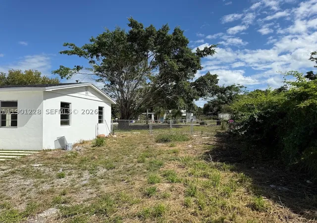 Photo 3 of Single family home for sale at 2409 Se 2nd Ave Se, Vero Beach, FL 32962 | MLS# A11901228 | Listing updated on 2026-09-09