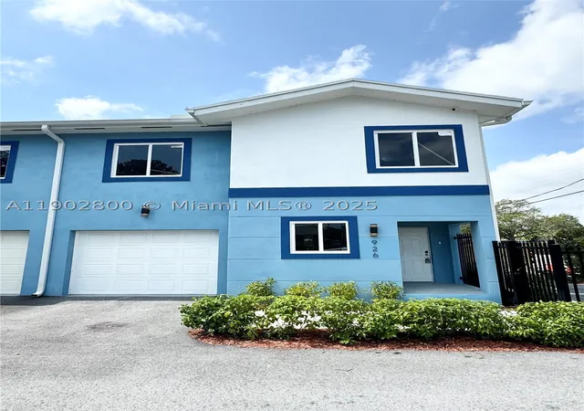 Photo 3 of House for sale at 926 Nw 2Nd St, Fort Lauderdale, FL 33311 | MLS# A11902800 | Listing updated on 2026-08-26