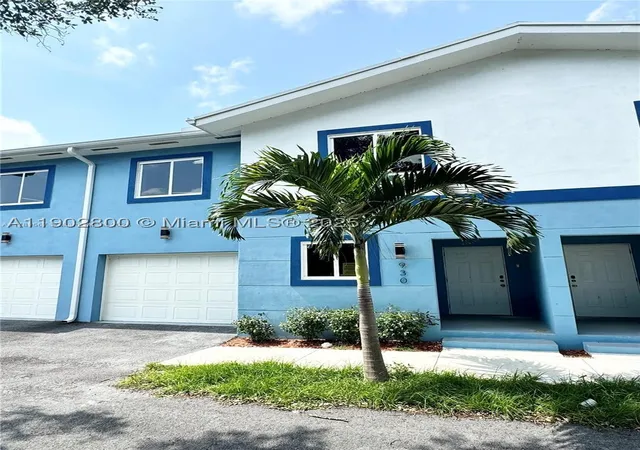 Photo 4 of House for sale at 926 Nw 2Nd St, Fort Lauderdale, FL 33311 | MLS# A11902800 | Listing updated on 2026-08-26