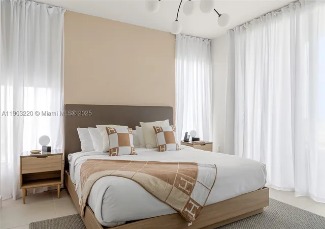 Listing Photo 5 - Condo for sale in building located at 159 NE 6th St, Miami, FL 33132 - Unit #3615