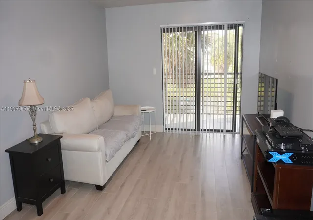 Listing Photo 4 - Condo for sale in building located at 3710 N Pine Island Rd, Sunrise, FL 33351 - Unit #320