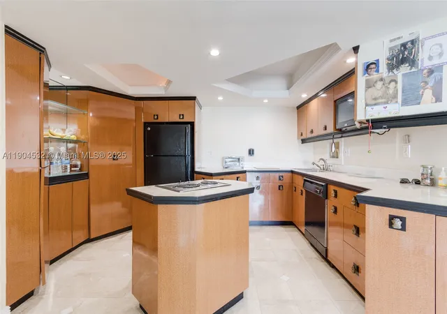 Photo 3 of Condo for sale at 1410 S Ocean Dr #1702, Hollywood, FL 33019 | MLS# A11904532 | Listing updated on 2026-08-31