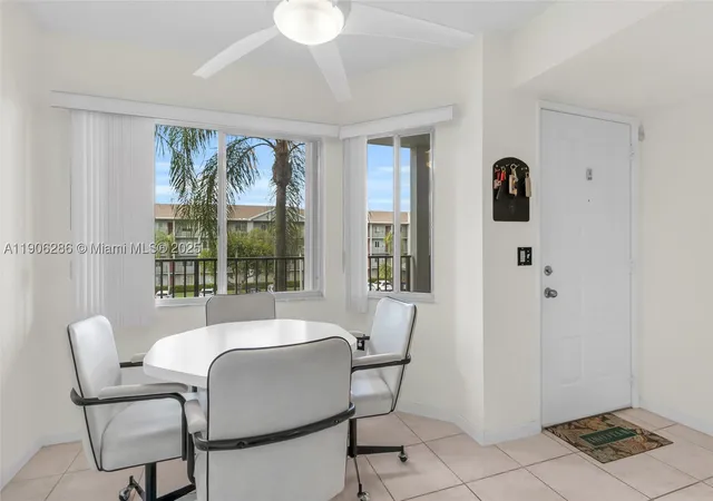Listing Photo 5 - Condo for sale in building located at 801 Sw 138Th Ave, Pembroke Pines, FL 33027 - Unit #310E
