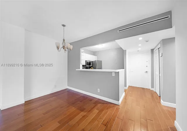 Listing Photo 4 - Condo for sale in building located at 1455 N Treasure Dr, Miami, FL 33141 - Unit #3K