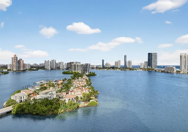 Photo 1 of Condo for sale at 3000 Island Blvd #1904, Aventura, FL 33160 | MLS# A11909044 | Listing updated on 2026-09-09