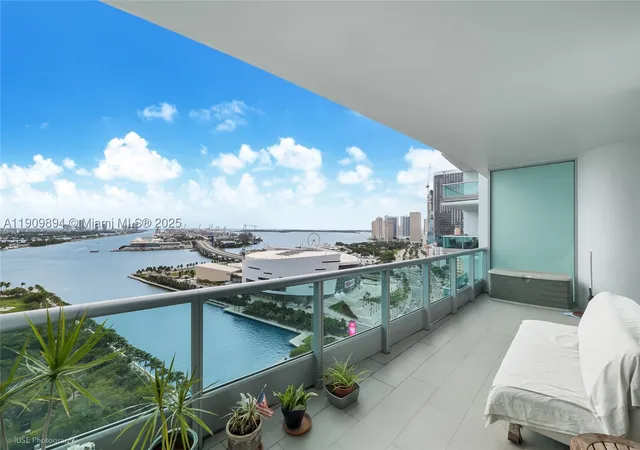 Photo 2 of Condo for sale at 900 Biscayne Blvd #2602, Miami, FL 33132 | MLS# A11909894 | Listing updated on 2026-09-09
