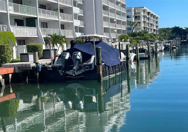 Listing Photo 3 - Condo for sale in building located at 1650 NE 115th St, North Miami, FL 33181 - Unit #311