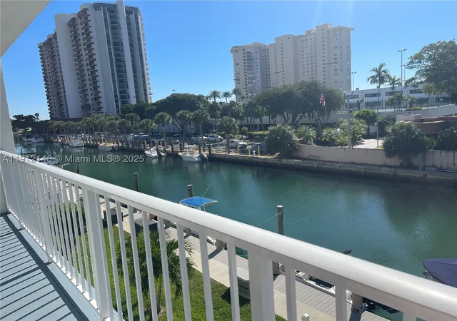 Listing Photo 4 - Condo for sale in building located at 1650 NE 115th St, North Miami, FL 33181 - Unit #311