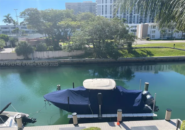 Listing Photo 5 - Condo for sale in building located at 1650 NE 115th St, North Miami, FL 33181 - Unit #311