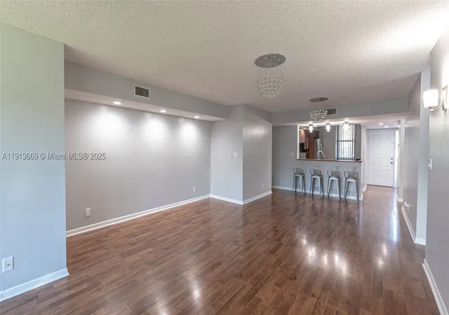 Listing Photo 4 - Condo for sale in building located at 4133 S Carambola Cir S, Coconut Creek, FL 33066 - Unit #G203