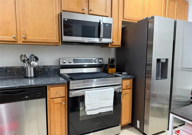 Photo 3 of Townhouse for sale at 8948 Sw 19th St #909, Miramar, FL 33025 | MLS# A11913990 | Listing updated on 2026-08-26