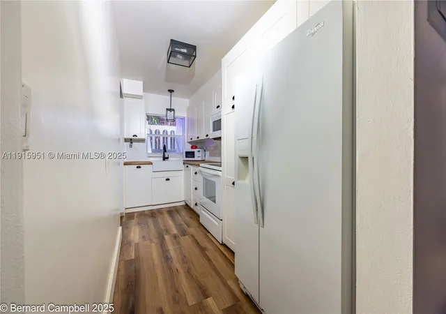 Photo 2 of Condo for sale at 161 Ne 10th Ave #15A, Hallandale Beach, FL 33009 | MLS# A11915951 | Listing updated on 2026-08-30