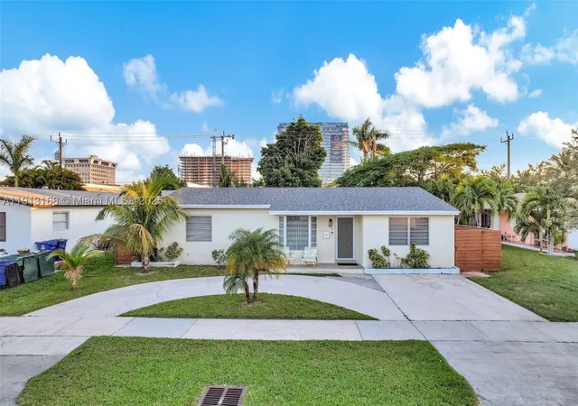 Photo 3 of Single family home for sale at 1012 Ne 2nd Street, Hallandale Beach, FL 33009 | MLS# A11913168 | Listing updated on 2026-08-30