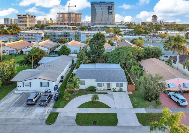 Photo 3 of Single family home for sale at 1012 Ne 2Nd Street, Hallandale Beach, FL 33009 | MLS# A11913168 | Listing updated on 2026-08-30