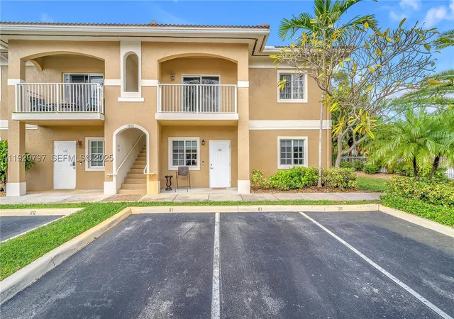 Photo 2 of Condo for sale at 4950 Washington St #1, Hollywood, FL 33021 | MLS# A11920797 | Listing updated on 2026-10-03