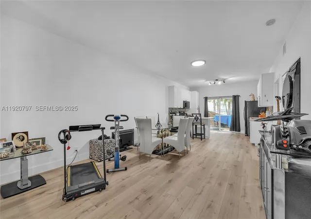 Photo 4 of Condo for sale at 4950 Washington St #1, Hollywood, FL 33021 | MLS# A11920797 | Listing updated on 2026-10-03