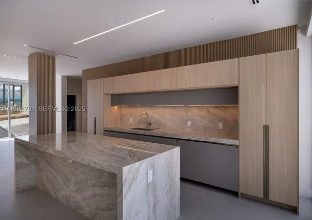 Photo 4 of Condo for sale at 465 Brickell Ave #5701, Miami, FL 33131 | MLS# A11922798 | Listing updated on 2026-10-07