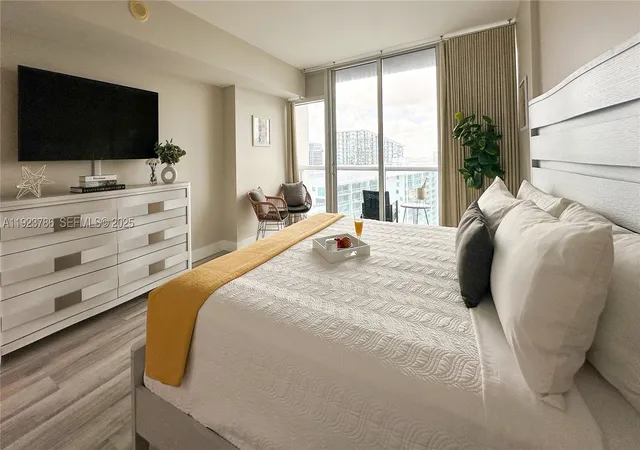 Sale Pending at 485 Brickell Ave #4405, Miami, FL 33131 | MLS# A11923786 | Listing updated on 2026-09-10
