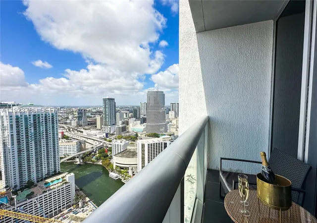 Photo 2 of Sale Pending at 485 Brickell Ave #4405, Miami, FL 33131 | MLS# A11923786 | Listing updated on 2026-09-10