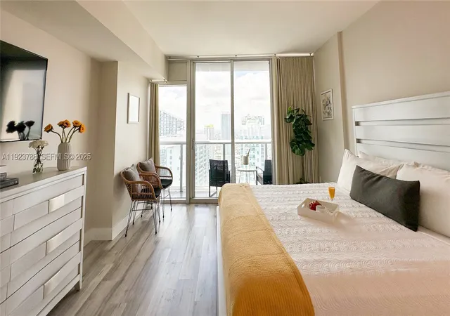 Photo 3 of Sale Pending at 485 Brickell Ave #4405, Miami, FL 33131 | MLS# A11923786 | Listing updated on 2026-09-10
