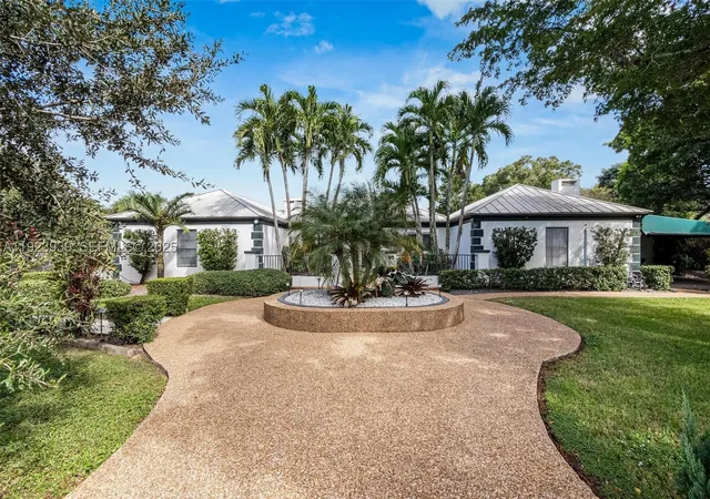 Photo 2 of Single family home for sale at 11155 Sw 40th St, Davie, FL 33328 | MLS# A11923939 | Listing updated on 2026-09-09