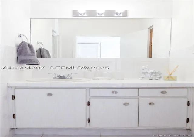 Photo 3 of Condo for sale at 100 Lincoln Rd #1216, Miami Beach, FL 33139 | MLS# A11924707 | Listing updated on 2026-08-28