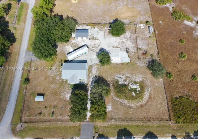 Photo 3 of Single family home for sale at 527 Perimeter Rd, Clewiston, FL 33440 | MLS# A11926029 | Listing updated on 2026-09-12