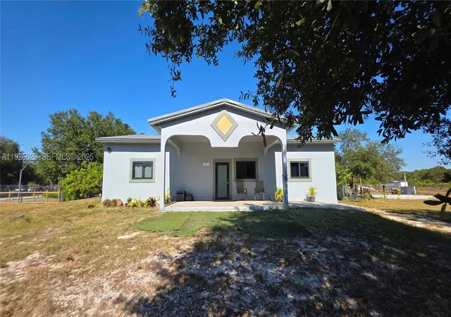 Photo 3 of Single family home for sale at 527 Perimeter Rd, Clewiston, FL 33440 | MLS# A11926029 | Listing updated on 2026-09-12