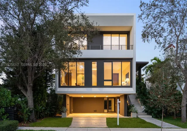 Photo 1 of Single family home for sale at 3551 Crystal Ct, Miami, FL 33133 | MLS# A11925617 | Listing updated on 2026-09-26