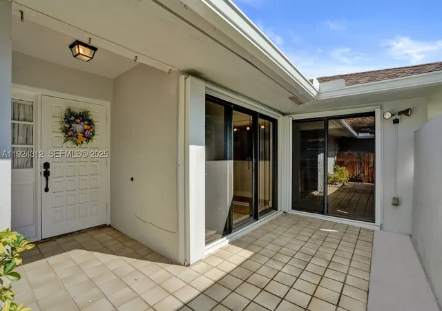 Photo 3 of Sale Pending at 9 S Lakeshore Dr, Lake Worth, FL 33462 | MLS# A11924312 | Listing updated on 2026-09-02