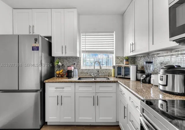 Photo 2 of Townhouse for sale at 11413 Sw 148th St, Miami, FL 33176 | MLS# A11927394 | Listing updated on 2026-09-11
