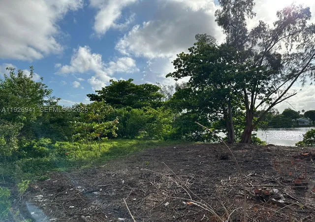 Photo 1 of Land for sale at 0 Sw 10th Ave, Hallandale Beach, FL 33009 | MLS# A11926941 | Listing updated on 2026-08-26
