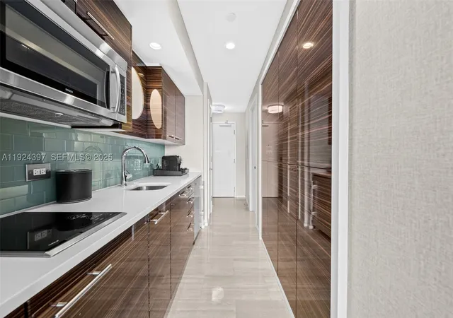 Photo 3 of Condo for sale at 551 N Fort Lauderdale Beach Blvd #R1904, Fort Lauderdale, FL 33304 | MLS# A11924397 | Listing updated on 2026-09-25